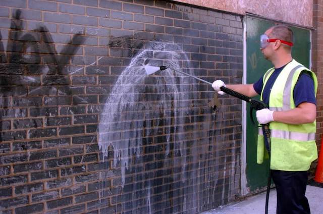 graffiti removal in forest hills