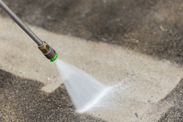 parking lot pressure washing in forest hills